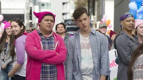 Modern Family Temporada 8 Episodios 20 • Sub Español