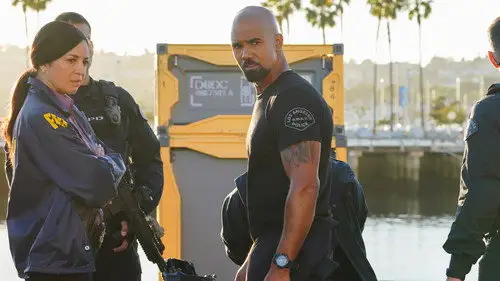 S.W.A.T.: Los hombres de Harrelson Temporada 1 Episodios 12 • Sub Español