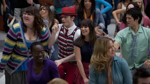 Glee Temporada 2 Episodios 18 • Sub Español