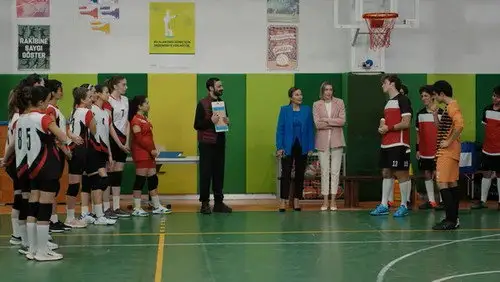 The Coach Temporada 1 Episodios 9 • Sub Español
