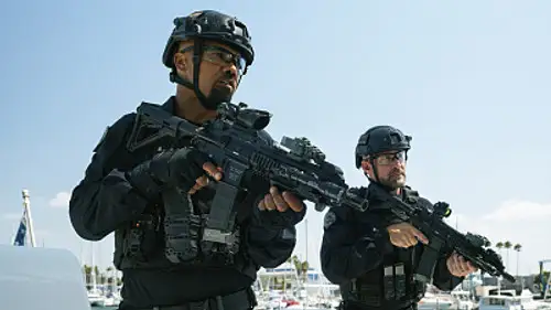 S.W.A.T.: Los hombres de Harrelson Temporada 3 Episodios 6 • Sub Español