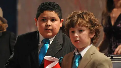 Modern Family Temporada 2 Episodios 10 • Sub Español