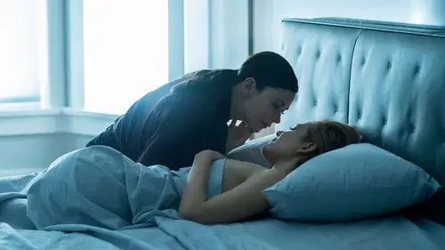 Dziewczyna z doświadczeniem S2E5 • Oglądaj Online