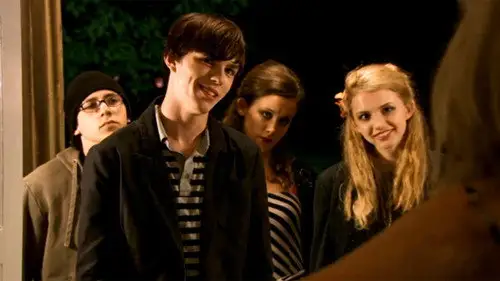 Skins Temporada 1 Episodios 1 • Sub Español