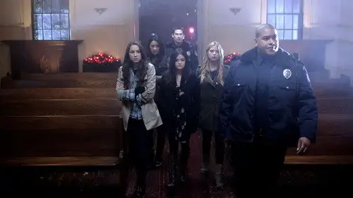 Pequeñas mentirosas Temporada 1 Episodios 22 • Sub Español