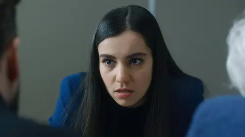 Family Business Temporada 2 Episodios 6 • Sub Español