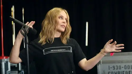 Kylie Temporada 1 Episodios 2 • Sub Español