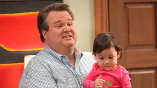Modern Family Temporada 2 Episodios 8 • Sub Español