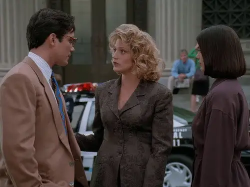 Lois y Clark: Las nuevas aventuras de Superman Temporada 2 Episodios 5 • Sub Español