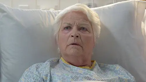 Casualty Temporada 31 Episodios 1 • Sub Español
