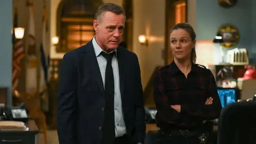 Chicago P.D. Temporada 10 Episodios 16 • Sub Español