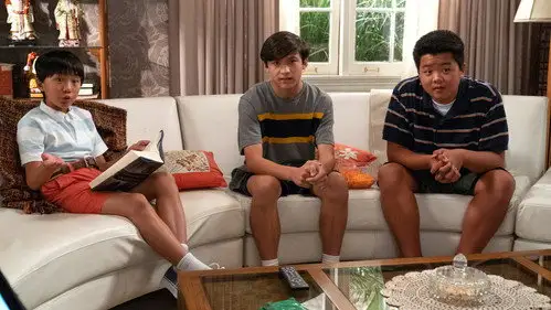 Recién llegados Temporada 5 Episodios 2 • Sub Español