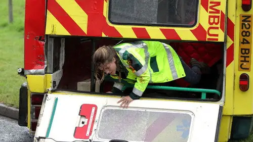 Casualty Temporada 26 Episodios 9 • Sub Español