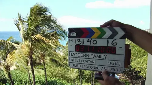 Modern Family Temporada 0 Episodios 10 • Sub Español