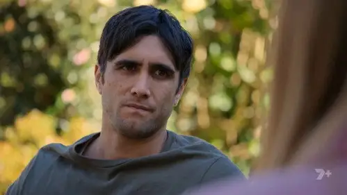 Home and Away Temporada 39 Cap 1 • Español Online