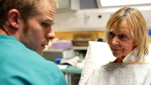 Casualty Temporada 25 Episodios 5 • Sub Español
