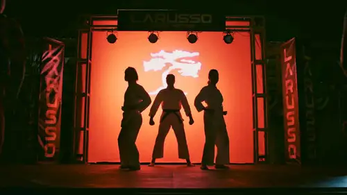 Cobra Kai Temporada 2 Episodios 3 • Sub Español