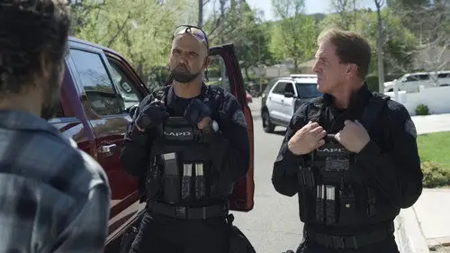 S.W.A.T.: Los hombres de Harrelson Temporada 5 Episodios 20 • Sub Español