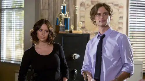 Mentes criminales Temporada 10 Episodios 1 • Sub Español