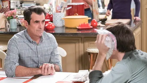 Modern Family Temporada 10 Episodios 12 • Sub Español