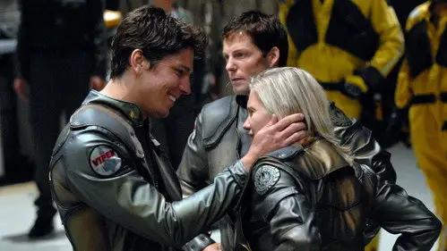 Battlestar Galactica 2004 Temporada 4 Episodios 1 • Sub Español