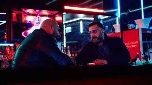 4 Blocks Temporada 3 Episodios 4 • Sub Español