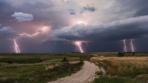 In the Eye of the Storm Temporada 4 Episodios 1 • Sub Español
