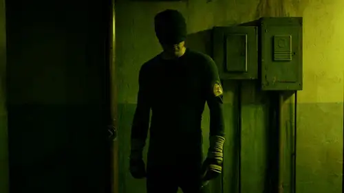 Marvel - Daredevil Temporada 1 Episodios 2 • Sub Español