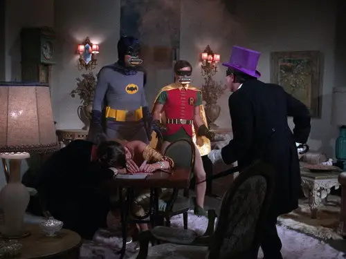 Batman Temporada 1 Episodios 4 • Sub Español