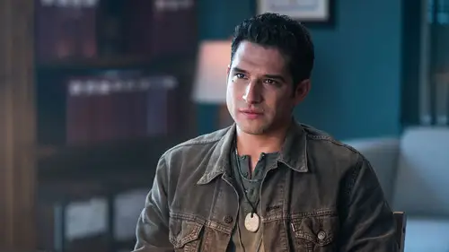 Murder in a Small Town Temporada 2 Episodios 5 • Sub Español