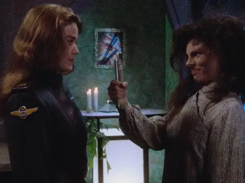 Babylon 5 Temporada 2 Episodios 7 • Sub Español