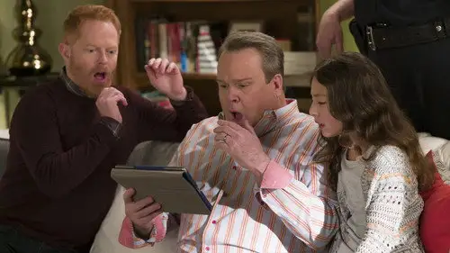 Modern Family Temporada 8 Episodios 15 • Sub Español
