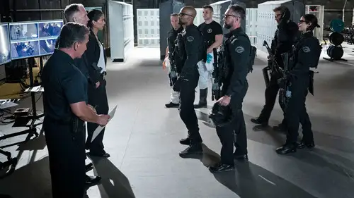 S.W.A.T.: Los hombres de Harrelson Temporada 1 Episodios 2 • Sub Español