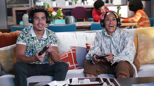Black-ish Temporada 7 Episodios 14 • Sub Español