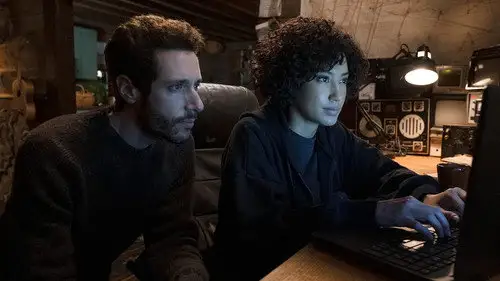 Upload Temporada 2 Episodios 2 • Sub Español
