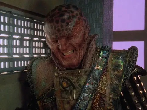 Babylon 5 Temporada 2 Episodios 12 • Sub Español