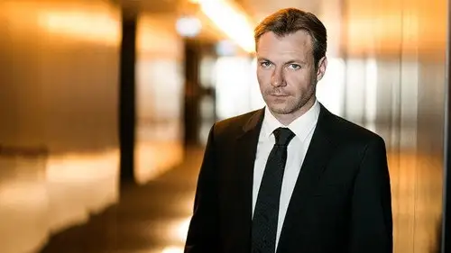 Transporter: La serie Temporada 2 Episodios 8 • Sub Español