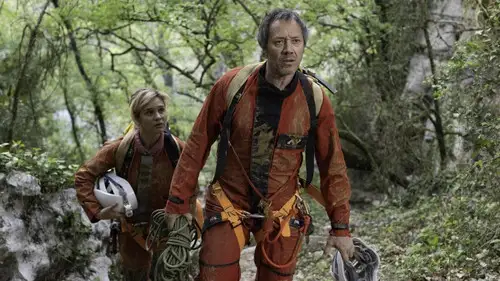 El viajero Temporada 2 Episodios 1 • Sub Español