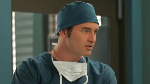 Nip/Tuck, a golpe de bisturí Temporada 2 Episodios 15 • Sub Español