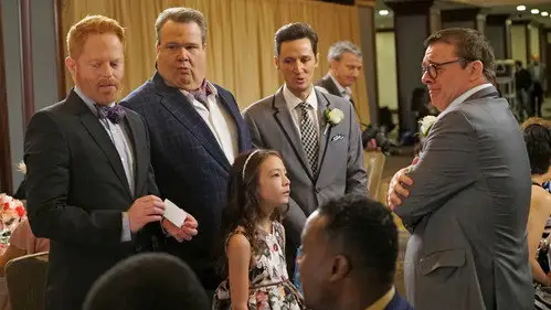 Modern Family Temporada 7 Episodios 15 • Sub Español