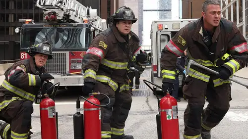 Chicago Fire Temporada 10 Episodios 21 • Sub Español