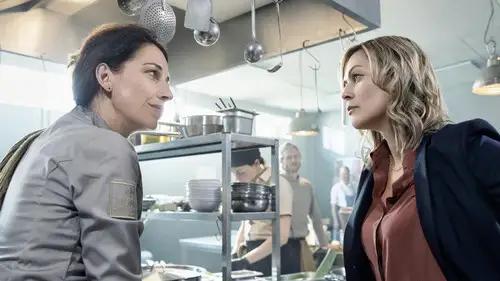 Hotel Mondial Temporada 1 Episodios 10 • Sub Español