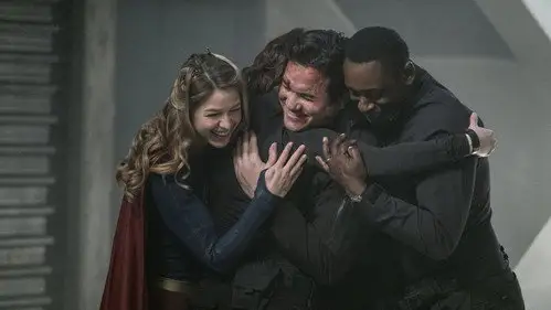 Supergirl Temporada 2 Episodios 14 • Sub Español
