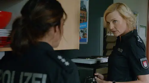 Hamburgo 112 Temporada 20 Episodios 3 • Sub Español