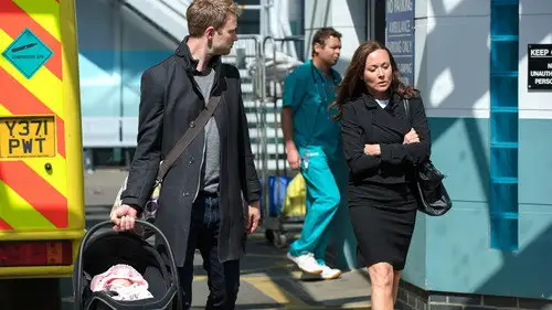Casualty Temporada 30 Episodios 10 • Sub Español