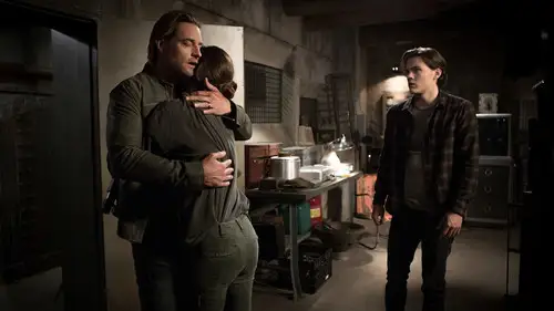 Colony Temporada 2 Episodios 9 • Sub Español