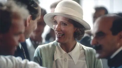 Agatha Christie: Poirot Temporada 6 Episodios 4 • Sub Español
