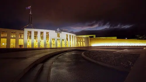Four Corners S56E17 • Oglądaj Online