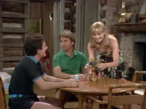 Apartamento para tres Temporada 8 Episodios 2 • Sub Español