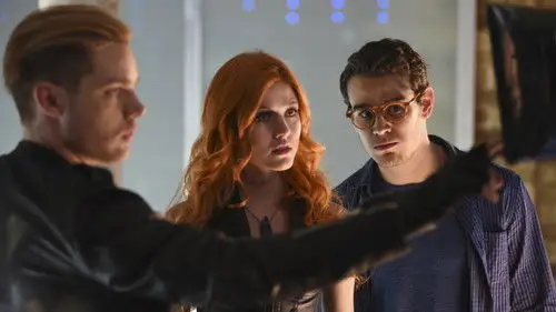 Cazadores de sombras Temporada 1 Episodios 2 • Sub Español